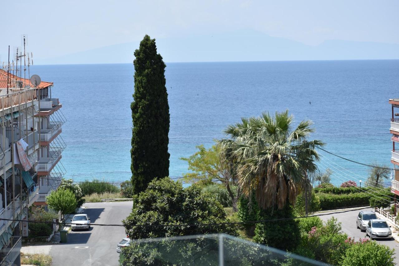 Sea View Luxury Apartment In Nea Kallikratia. Nea Kallikrateia エクステリア 写真