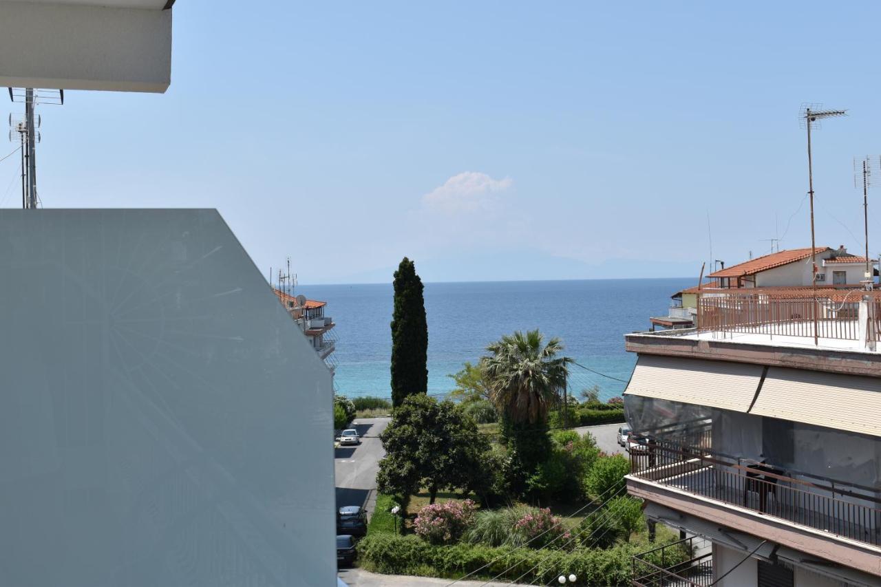 Sea View Luxury Apartment In Nea Kallikratia. Nea Kallikrateia エクステリア 写真