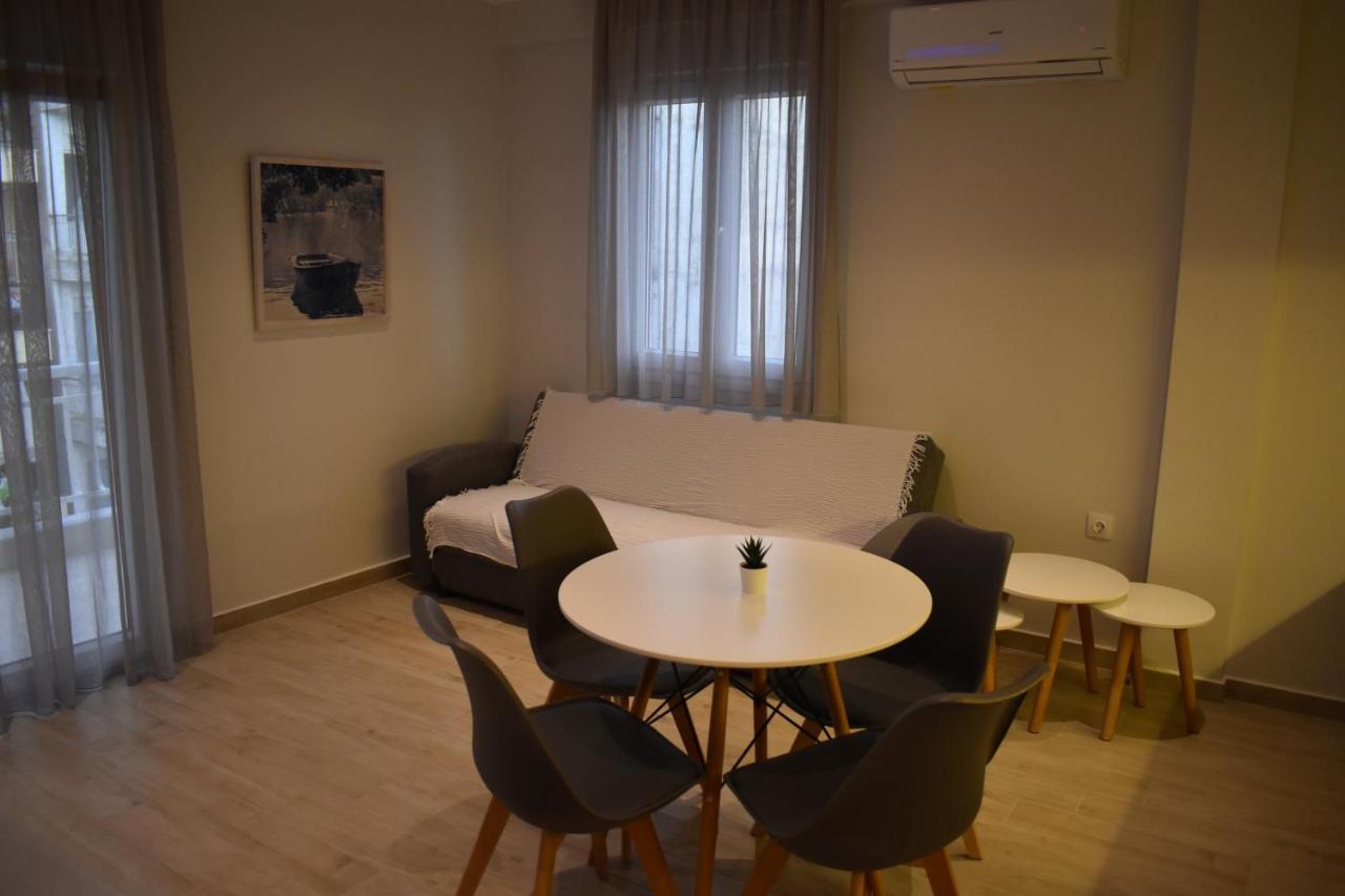 Sea View Luxury Apartment In Nea Kallikratia. Nea Kallikrateia エクステリア 写真