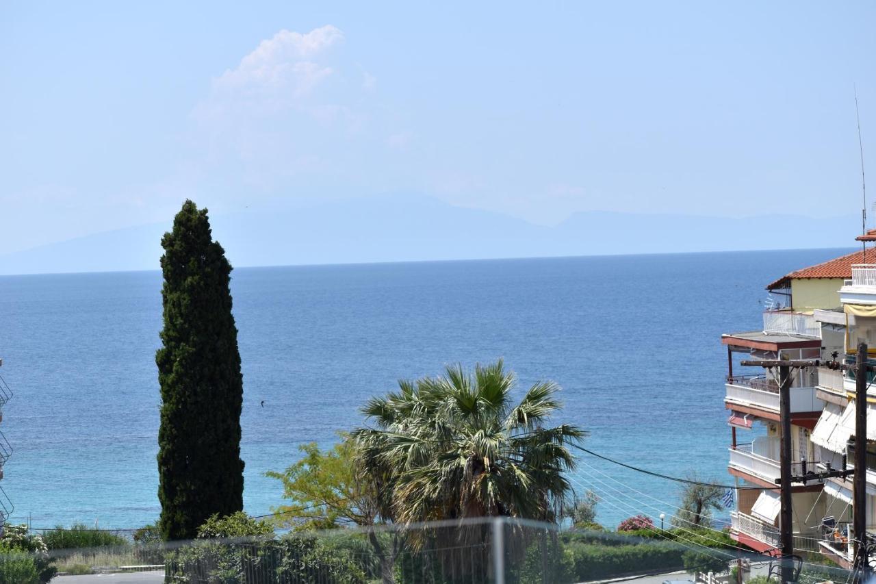 Sea View Luxury Apartment In Nea Kallikratia. Nea Kallikrateia エクステリア 写真